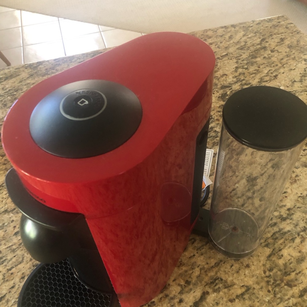Nespresso Vertuo Plus Coffee/Espresso Machine, Red with 3 cleaning pacs